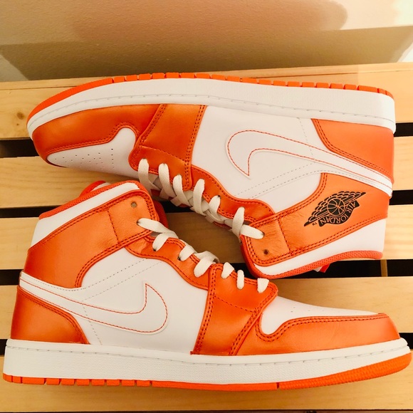 Air Jordan 1 Mid Se Electro Orange Size 11 - Picture 9 of 9